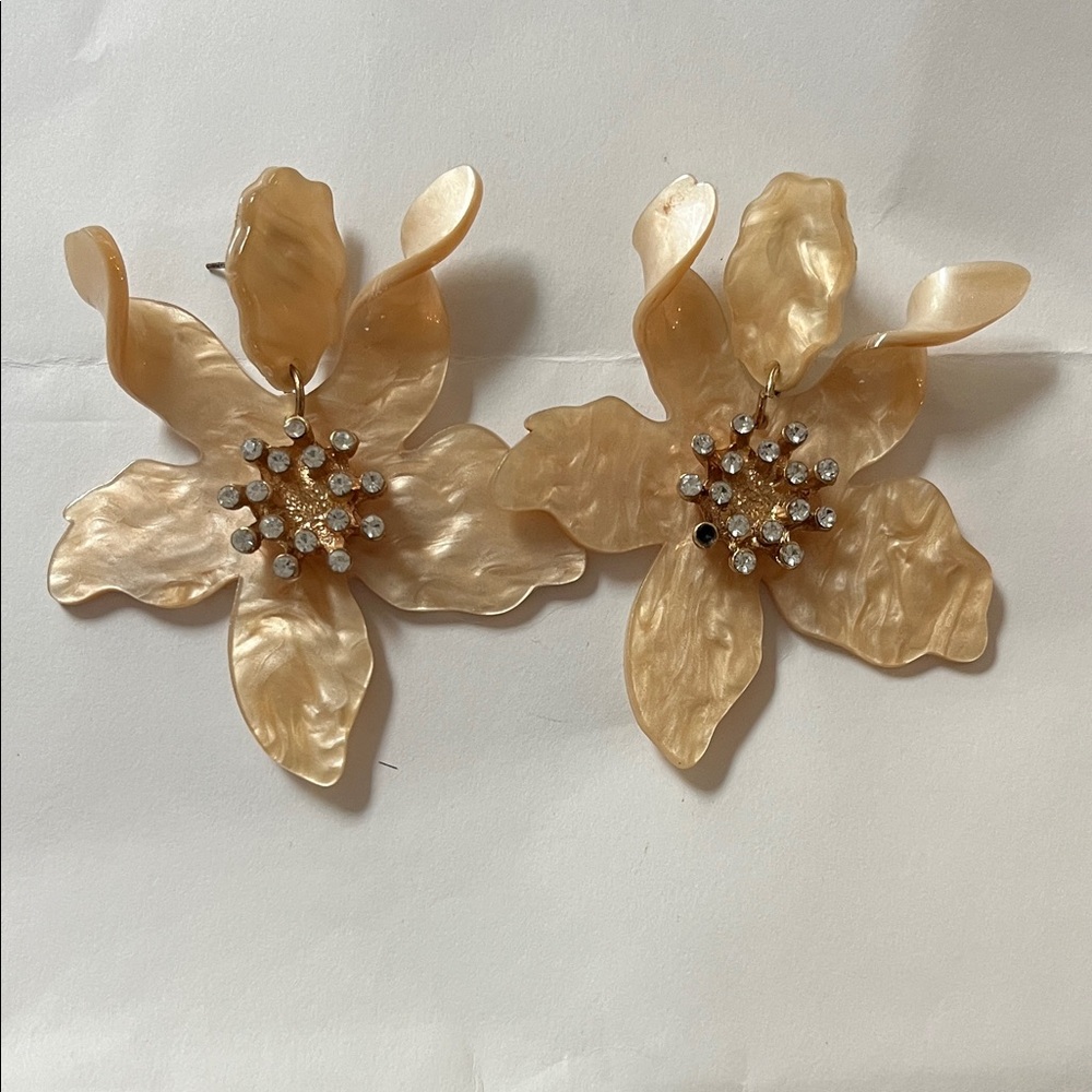Floral Resin Statement Earrings - Ivory Pearl
